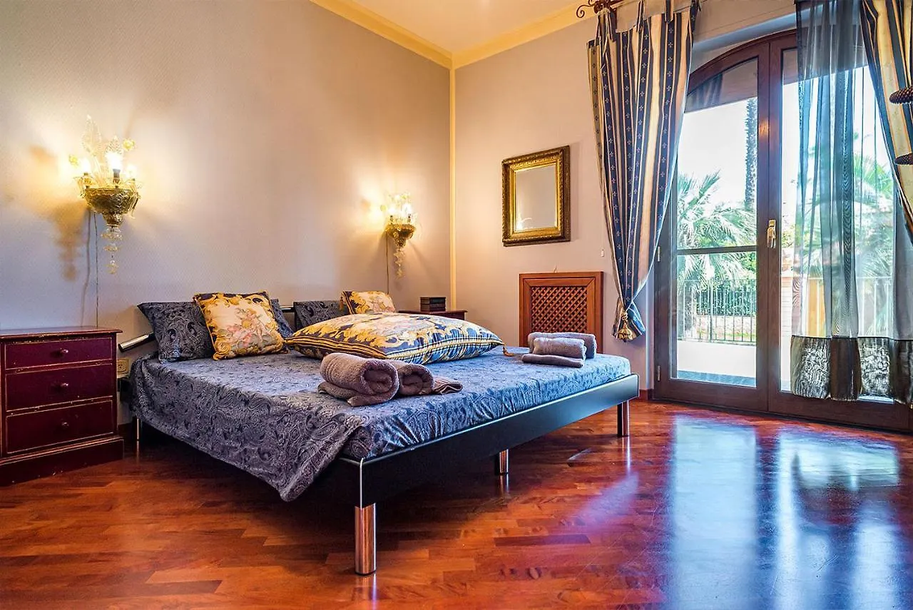Couette-café Villa Grandiosa Fc Aci Catena Italie