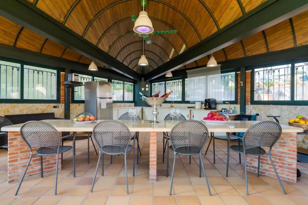 Couette-café Villa Grandiosa Fc Aci Catena Italie